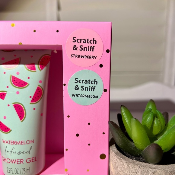 SHOWER GEL SET FRUIT SCENTED - Picture 3 of 3